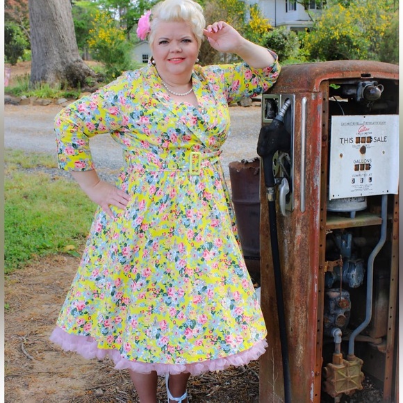 Lindy Bop Garden Party swing dress - Picture 2 of 16